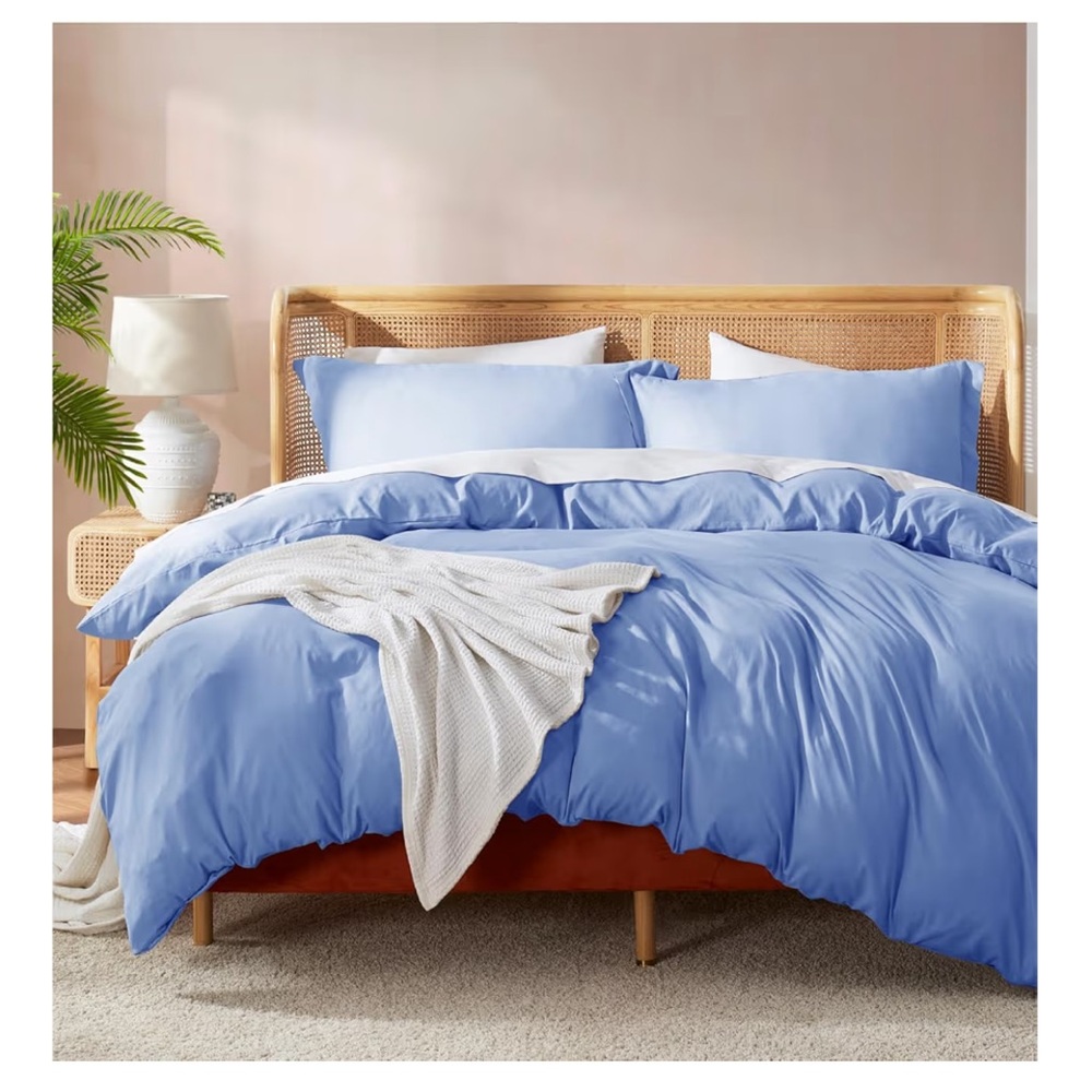 Queen sky blue duvet cover. New.